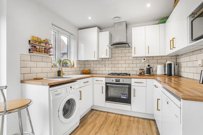 35c, Ruby Avenue, Cheltenham photo 3