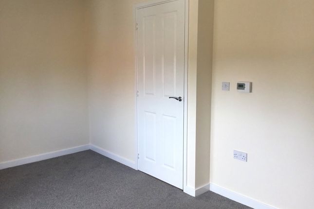 Terraced house to rent in Windermere, Middleton, Manchester