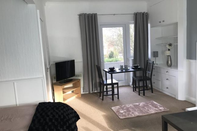 5, Cumberland Court, Leeds photo 2