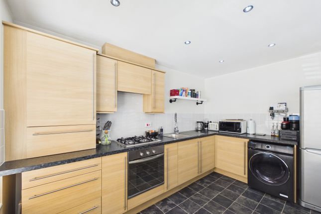 Flat 23, Burton Court, Oxford Street, Nottingham photo 4