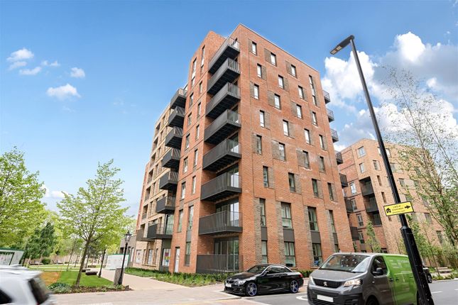 Flat to rent in Beeley House, Clarendon, Hornsey