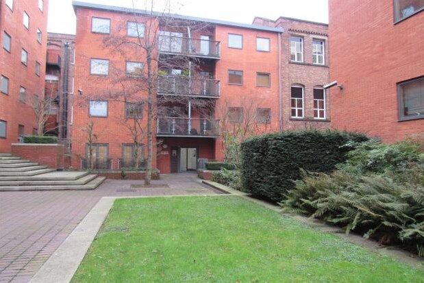 Flat to rent in Lockes Yard, Manchester