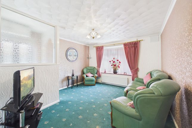 84 Digby Road, Stanford-Le-Hope photo 3