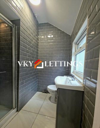 Flat- B, 32, Heathfield Road, Cardiff photo 3