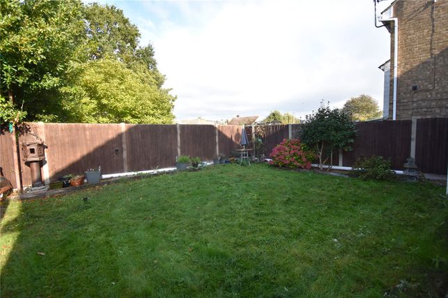 Jubilee Close, Essex photo 3