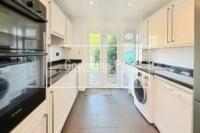 5, Camberley photo 3