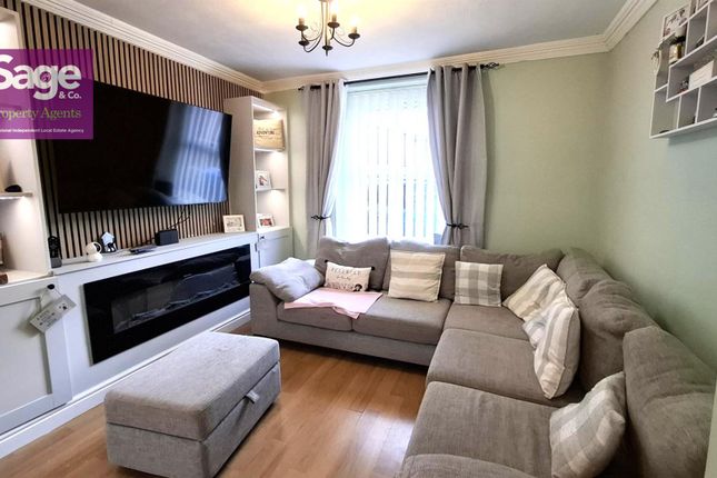 6, Silver Street, Crosskeys photo 2