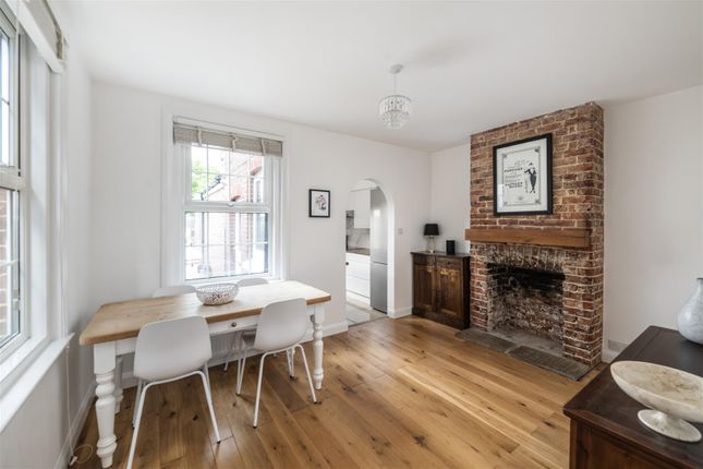 31, Brighton Road, Redhill photo 4