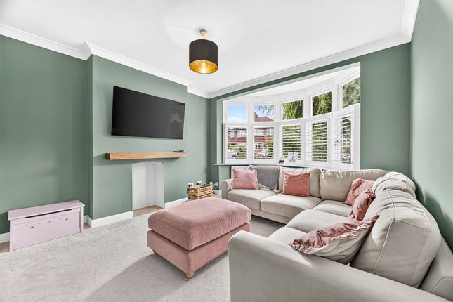 90 Highdown, Worcester Park photo 4