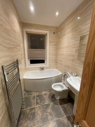 572, Wakefield Road photo 5