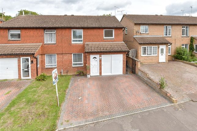 4-bed semi-detached on Springwood Drive, Ashford, £231,500