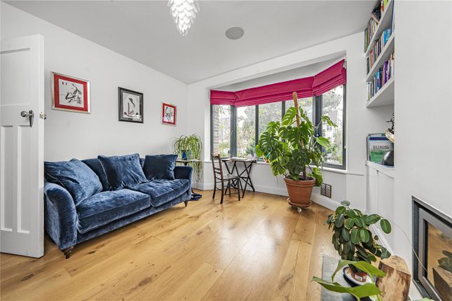 18, Ravensbourne Road, East Twickenham photo 3