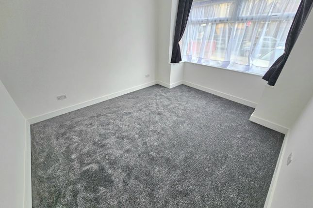 705, Greenford Road, Greenford photo 3