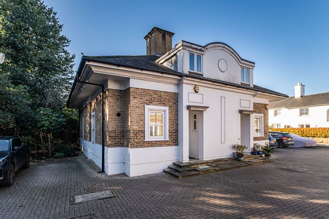 3-bed house on 28, Kingston Hill Place, Kingston Upon Thames, £900,000