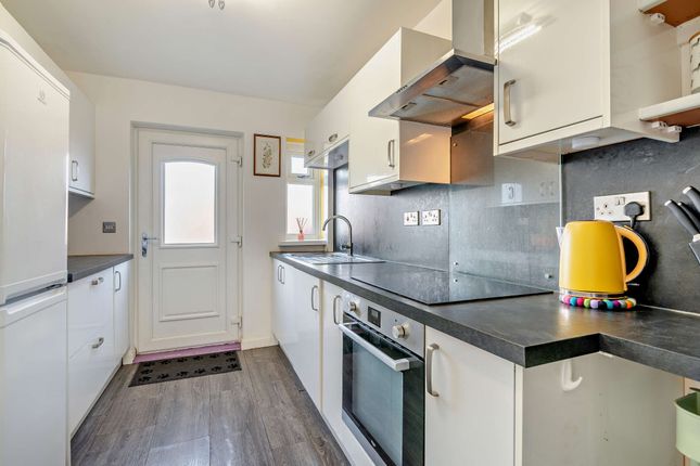 68 Borrowdale Drive, West Yorkshire photo 4