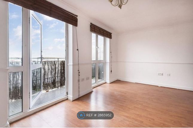 Wharfside Close, Erith photo 5