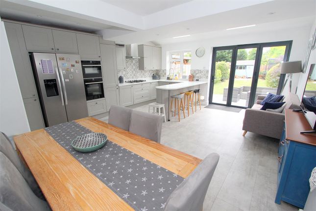 34, Birchwood Avenue, Wallington photo 2
