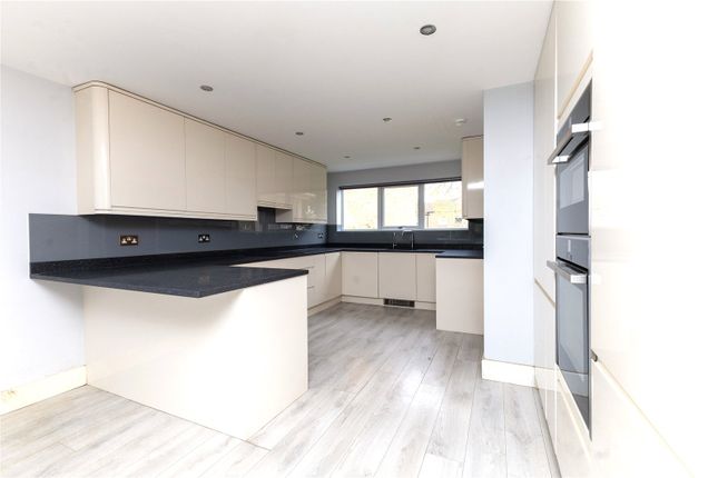 4, Newlands, Godalming photo 4