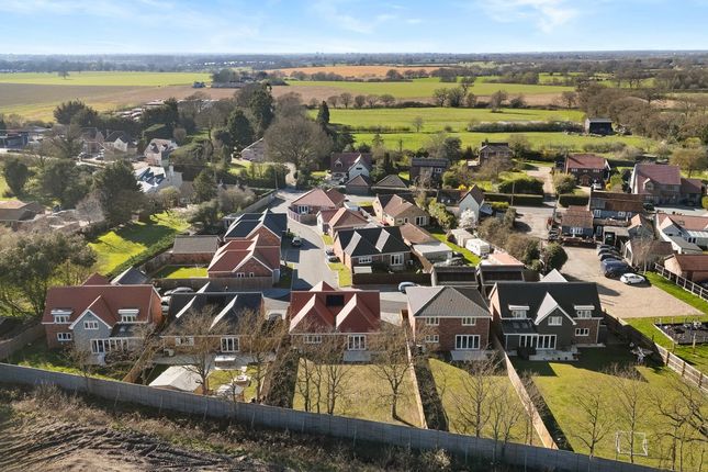 8, Field Mews, Colchester photo 2