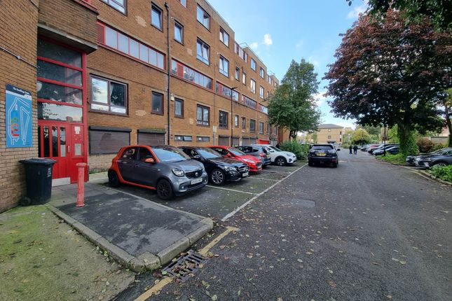 57, The Sandlings, London photo 5