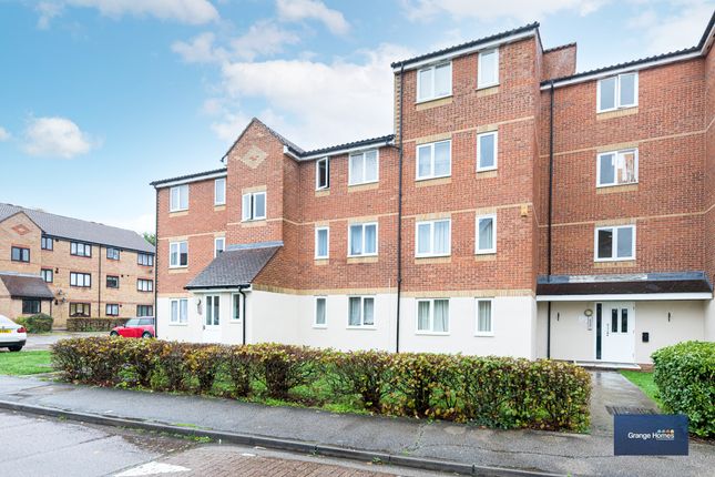 Thumbnail Flat for sale in Linwood Crescent, Enfield