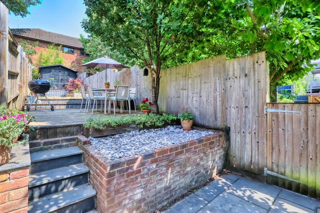 4, Pinions Road, Buckinghamshire photo 4