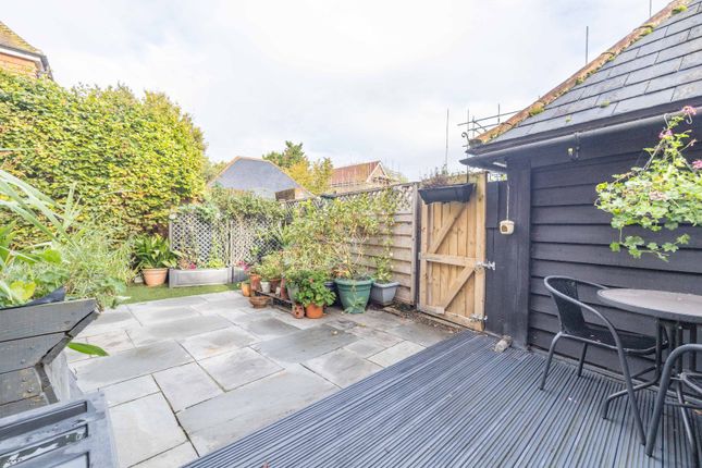 10, Fitzwalters Meadow, Canterbury photo 4