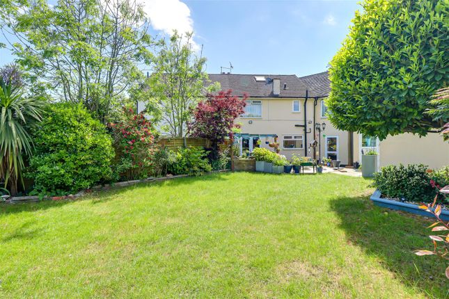 1, Stonehill Road, Leigh-On-Sea photo 3