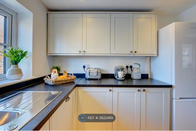 Kitchen / Dining Area