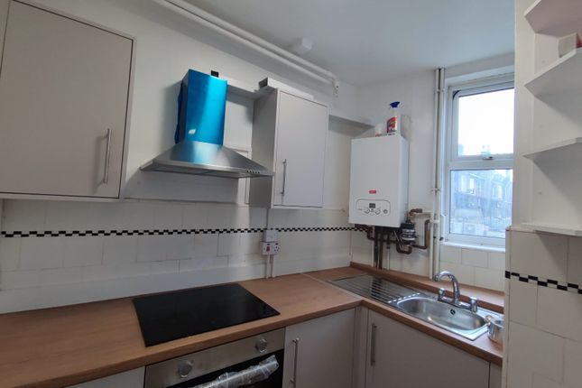 14A, Elm Park Avenue, Hornchurch photo 3