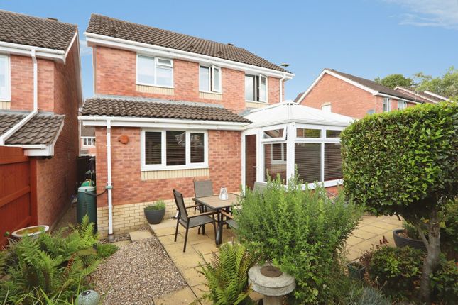 30, Clos Cwm Garw, Caerphilly photo 2