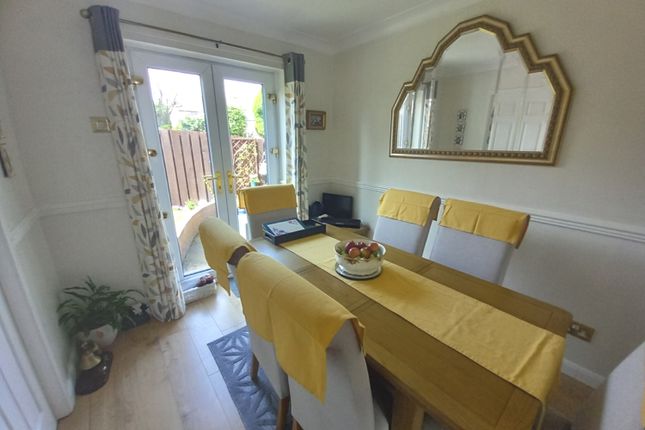 2, Church Grove, Bishop Auckland photo 4