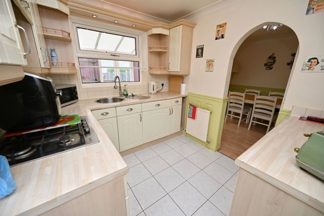 10, Beaulieu Close, Barnsley photo 5