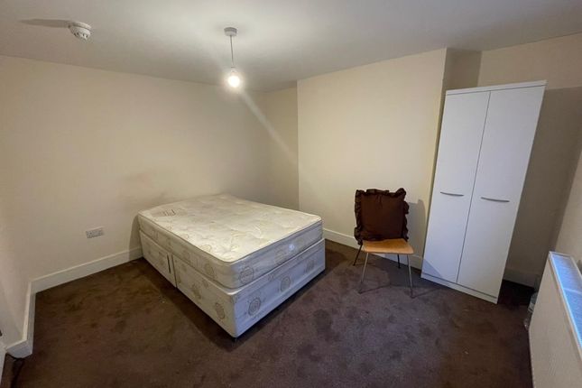 Thumbnail Room to rent in Totteridge Road, High Wycombe