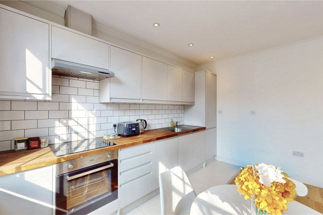 Flat 4,, 20 Danbury Street, Islington photo 2