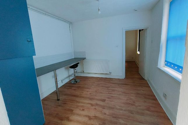 Flat 1, 68, Chesterfield, Greenfield Road, Colwyn Bay photo 2