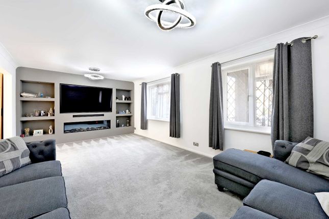 5, Dell Lees, Beaconsfield photo 3