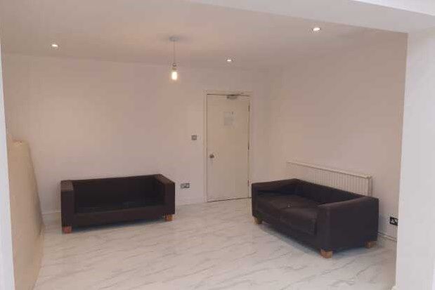 Room to rent in 300 Iffley Road, Oxford