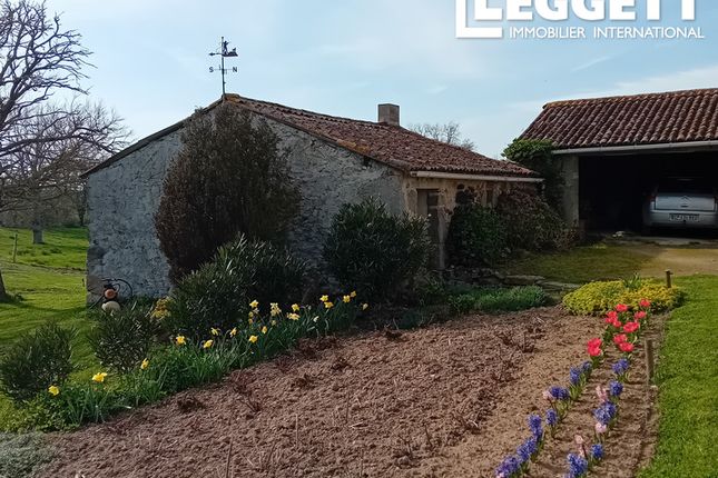 Villa for sale in Argentonnay, Deux-Sèvres, Nouvelle-Aquitaine