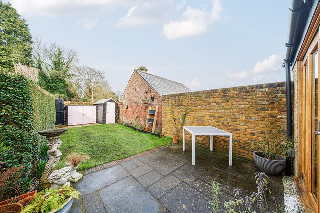 End terrace house for sale in Victoria Road, Berkhamsted