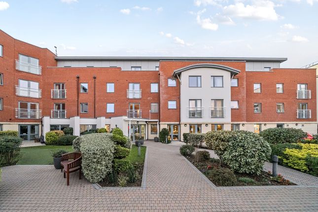 2-bed house on Flat 17, Lysander House Josiah Drive, Uxbridge, £200,000