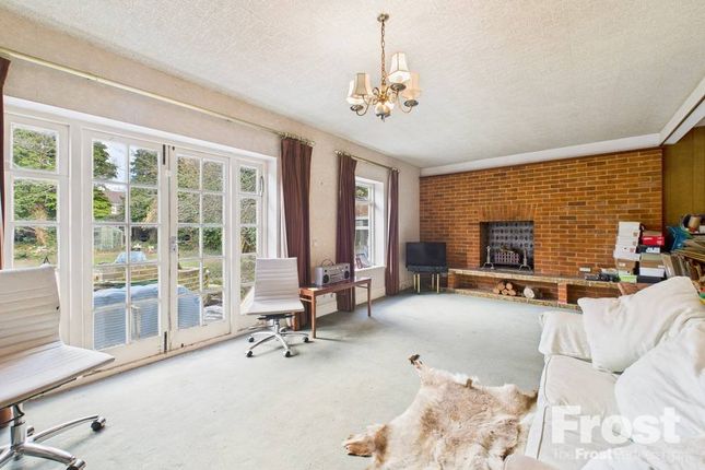 49, Queens Avenue, Middlesex photo 2