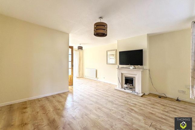 3, Marchant Close, Cheltenham photo 4
