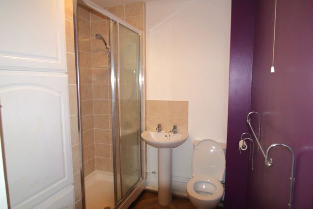 Flat to rent in Sedgemoor Close, Yeovil