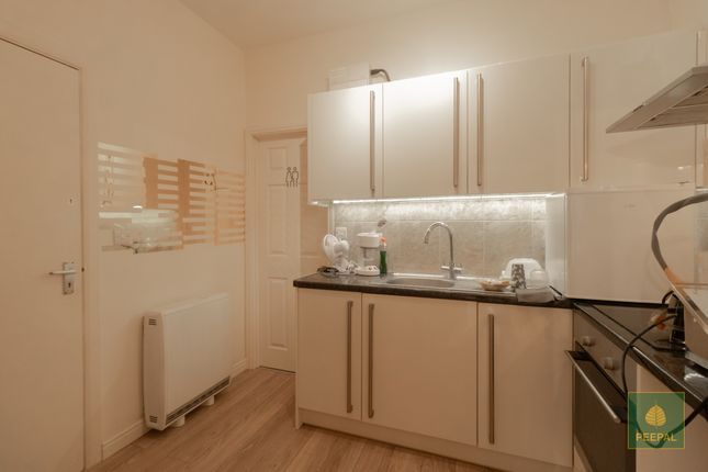 5, Cargate Avenue, Aldershot photo 4