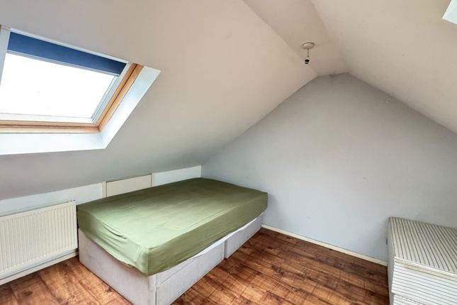 22, Bondfield Avenue, Hayes photo 2