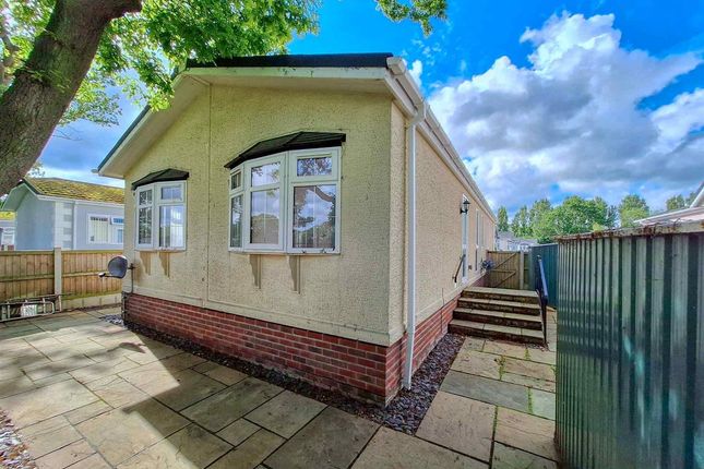 21, Oakleigh Park, Weeley photo 4
