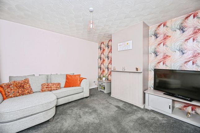 7, Neville Crescent, Warrington photo 3