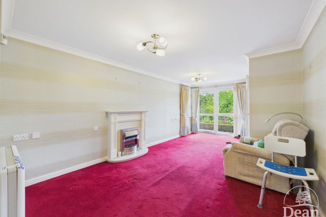 16, Kings Meadow Court, Lydney photo 3