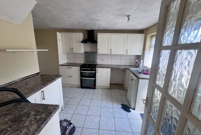 15, Carlton Close, Buckinghamshire photo 3